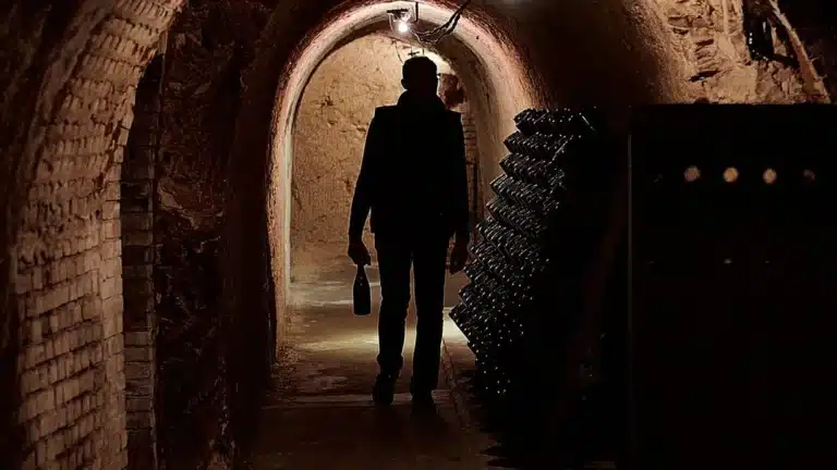 hero-A-caves-voutees
